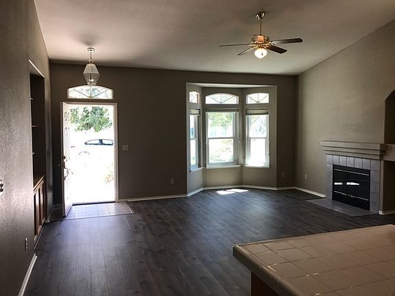 5th image of 475 Sunnyhill Dr
