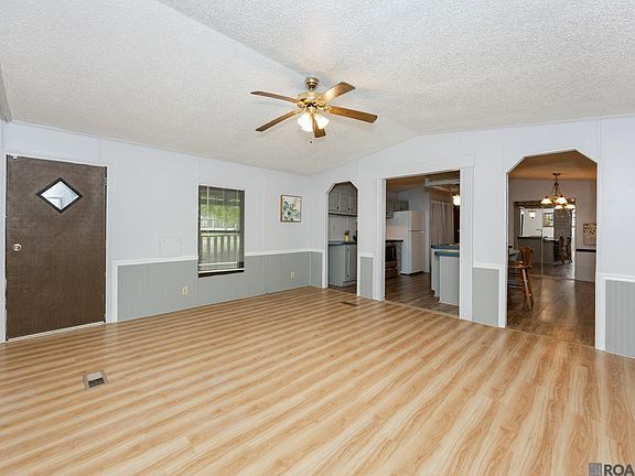 3rd image of 26800 Kelli Dr