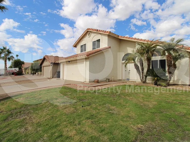 4314 E Frye Rd — Photo 2