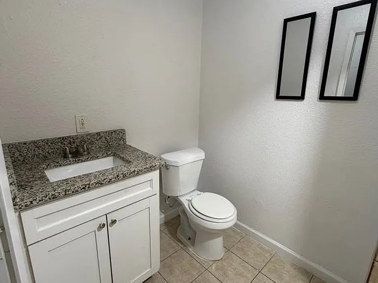 2730 S Jennings Ave — Photo 6