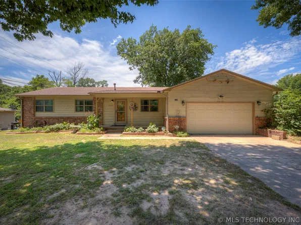 1210 N Willow Rd, Sand Springs, OK 74063