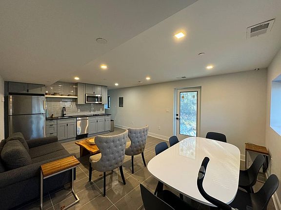 3rd image of 7913 Deepwell Dr