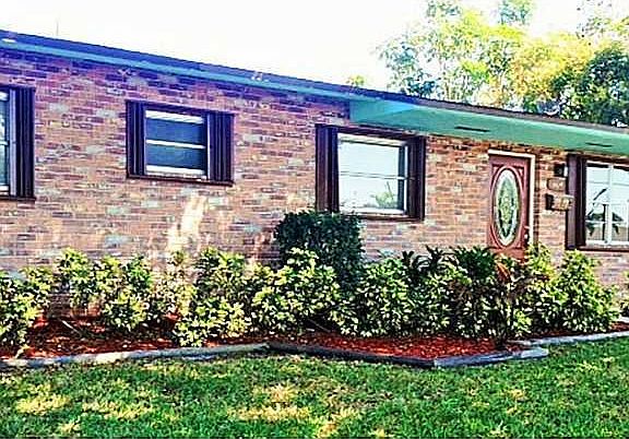 3rd image of 609 NE 2nd Pl
