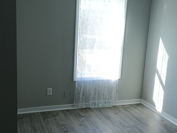 3rd image of 10032 Penrith Dr #10032