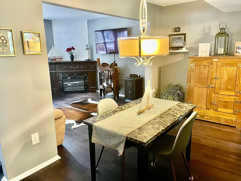 15 Running Ct — Photo 36