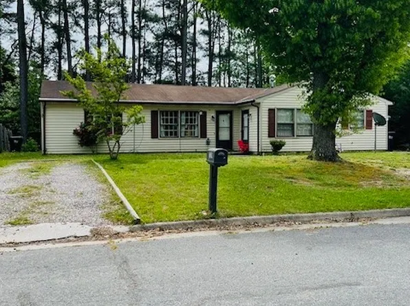 2529 Pin Oak Ct, Colonial Heights, VA 23834