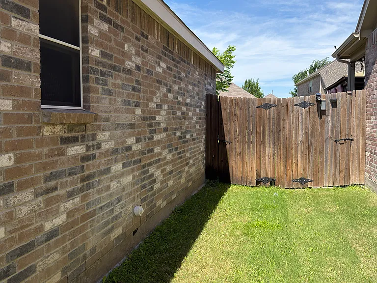 916 Rivers Creek Ln — Photo 22