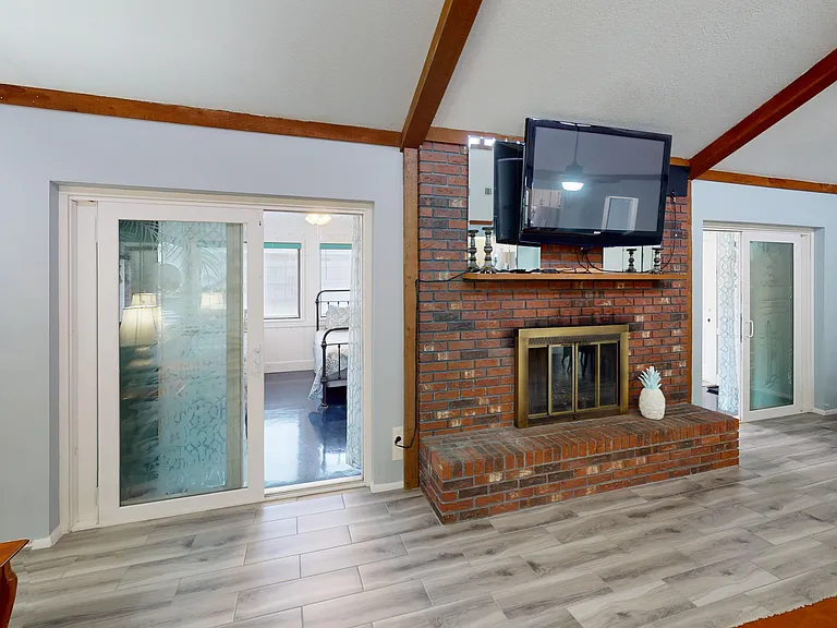 1819 Juniper Dr — Photo 4