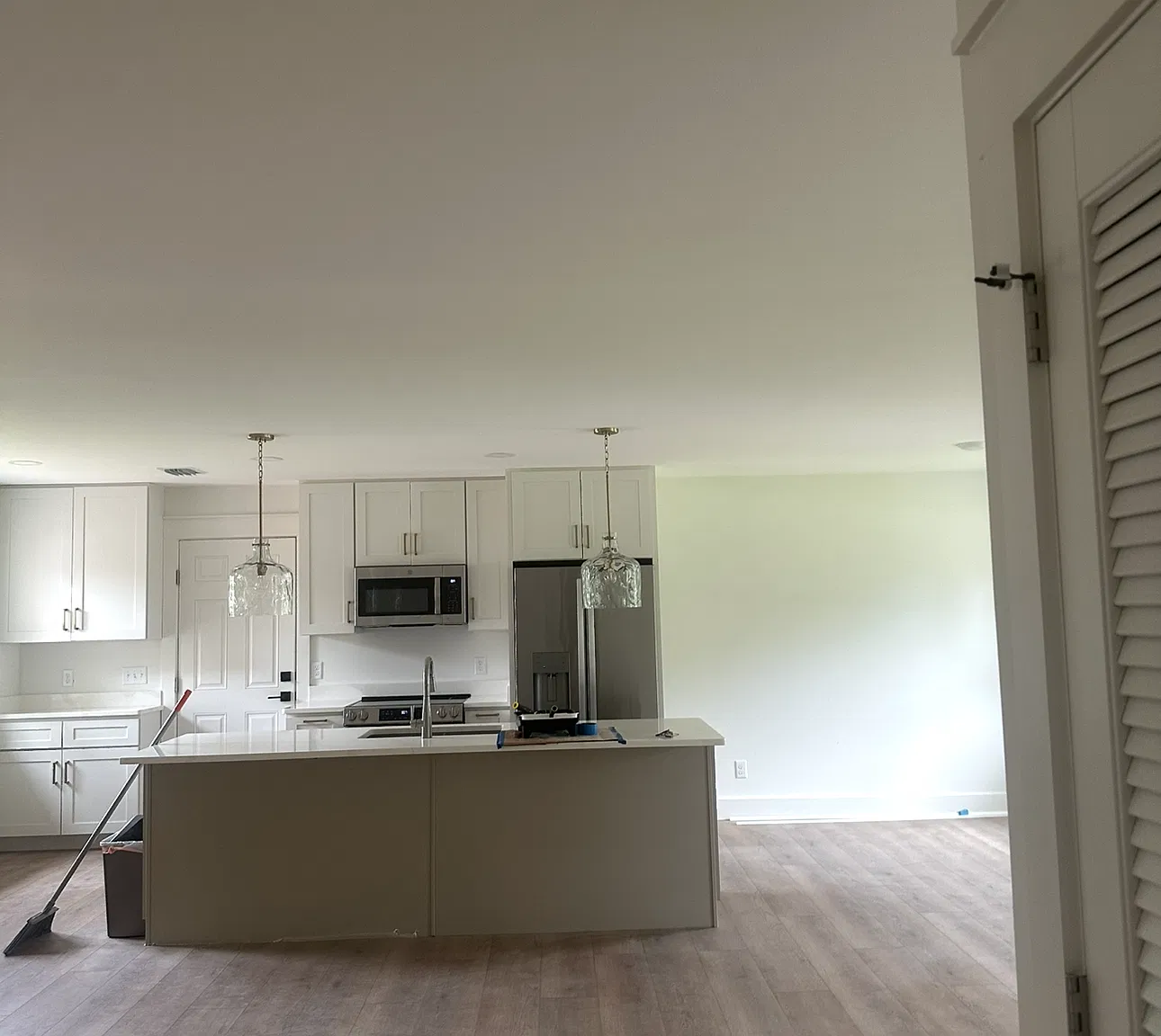3 bed, 1636 sqft, $2,400 — Photo 2