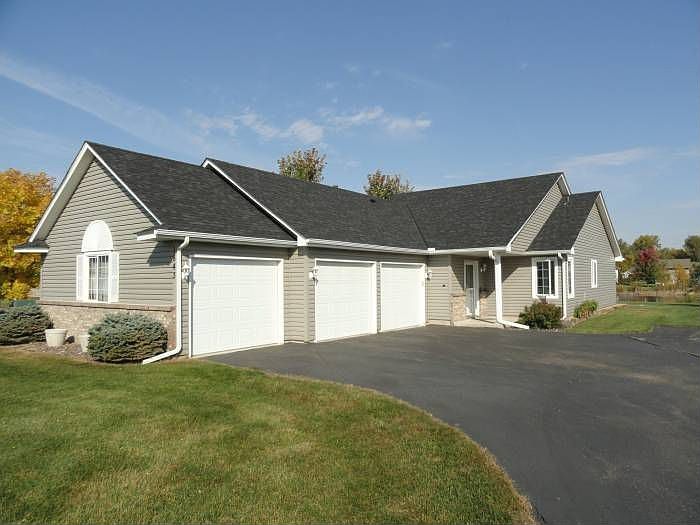 1843 Pioneer Ln, Centerville, MN 55038 | Zillow