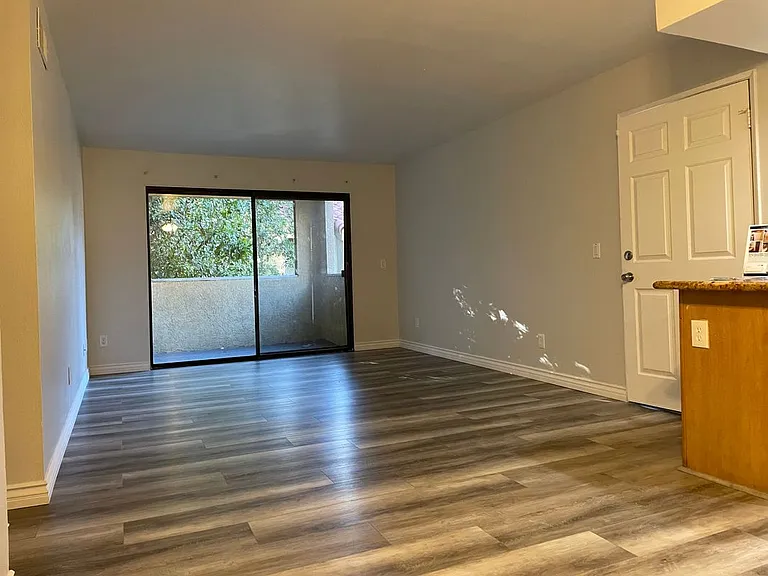 1114 W Blaine St #205 — Photo 15