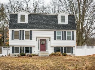 224 Lakeview Ave, Tyngsboro, MA 01879