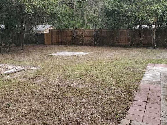 4th image of 944 NW 34th Ave