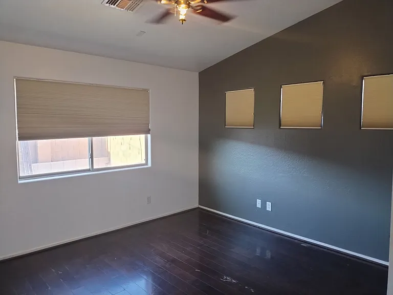 25876 W Elizabeth Ave — Photo 17