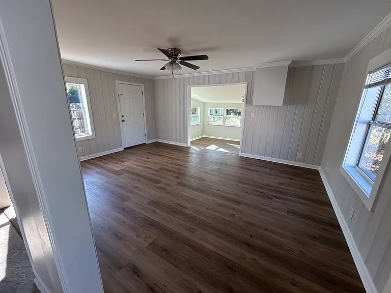 1537 Oak Ave — Photo 12