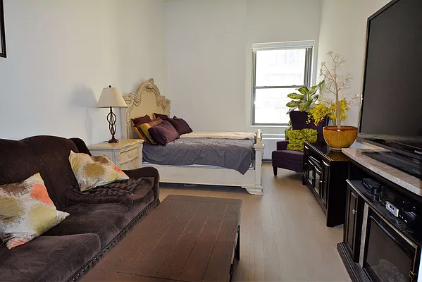 Rented by BLU Real Estate | media 13