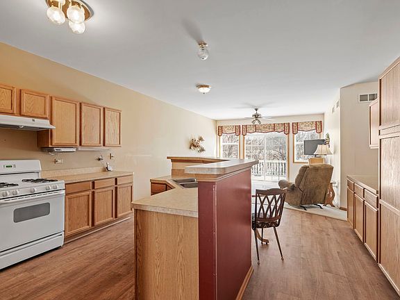4th image of 16929 Mendota Dr