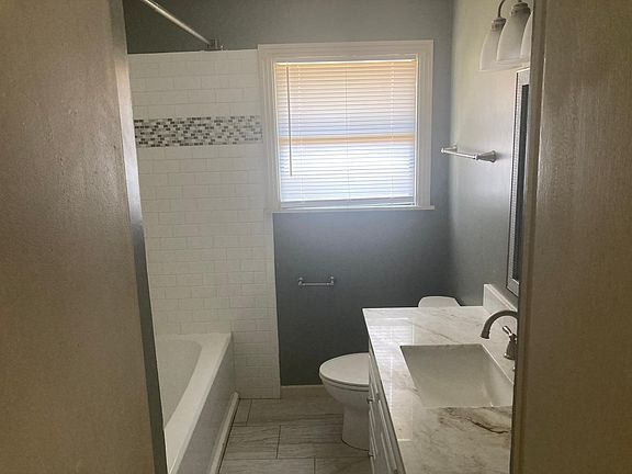 2nd image of 1509 Buena Vista Dr