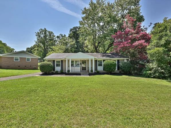 4730 Crestmont Dr, Charlotte, NC 28205