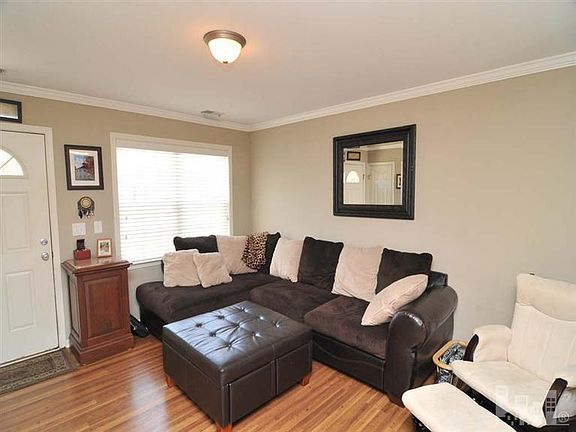 3rd image of 1739 Pepperwood Way