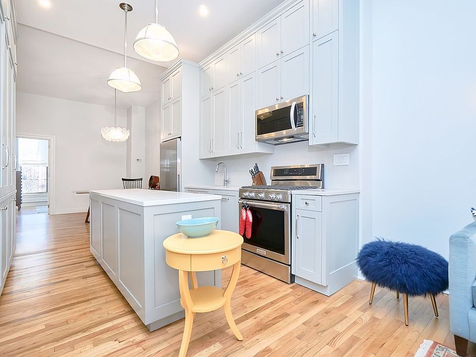 1st image of 219 Saint James Pl APT 2