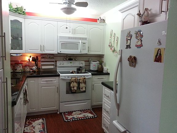 3rd image of 10718 Royal Palm Blvd #6-2