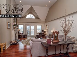 203 Shearwater Ct W APT 54, Jersey City, NJ