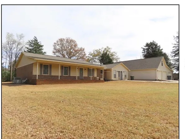 13720 County Line Rd, Muscle Shoals, AL 35661