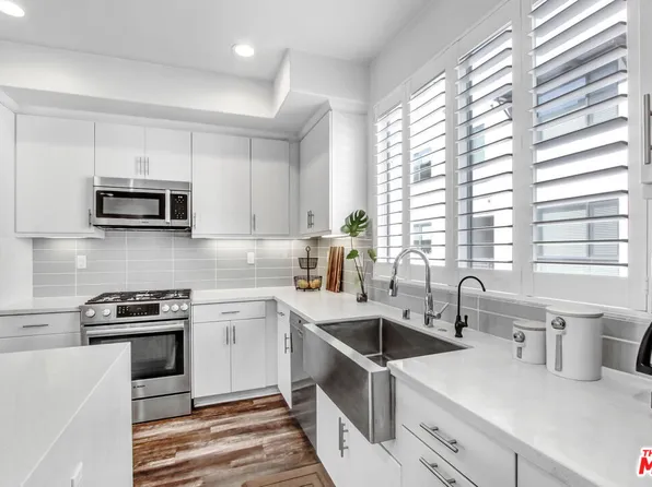 13135 Victory Blvd, Van Nuys, CA 91401
