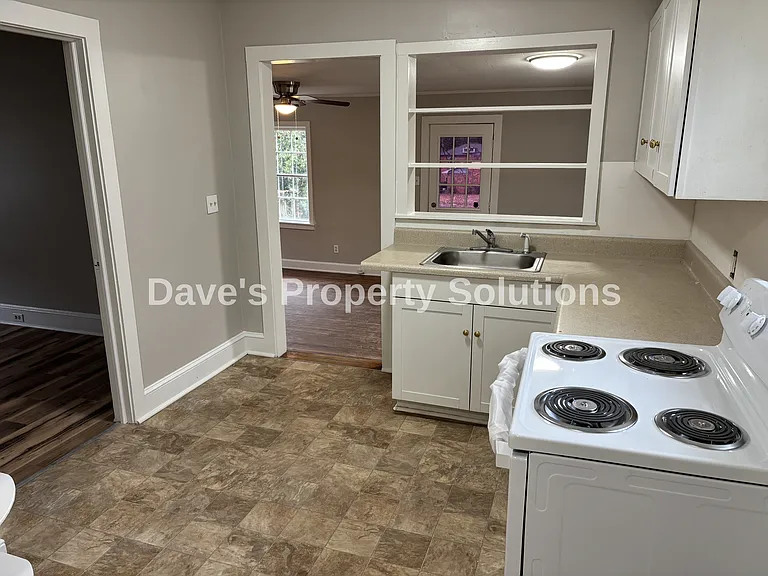 203 Parkwood Ave — Photo 5