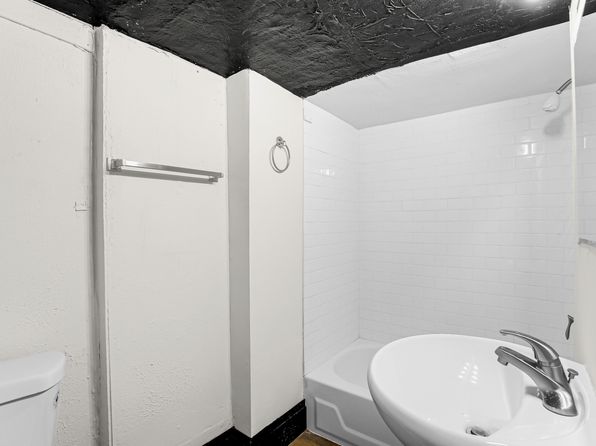 201 N Hickory St BASEMENT B