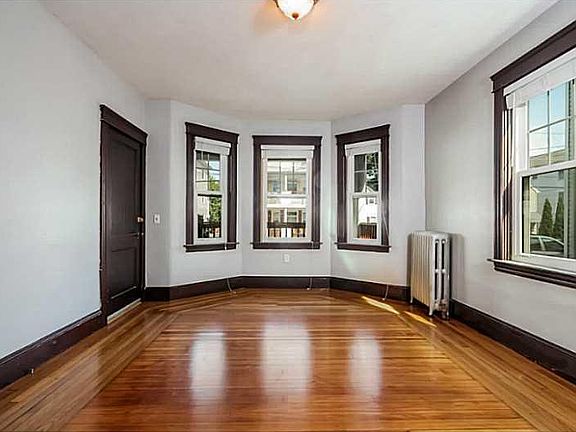 3rd image of 74-76 Pembroke Ave