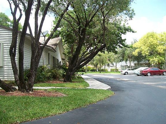 4th image of 9805 NW 35th Ct
