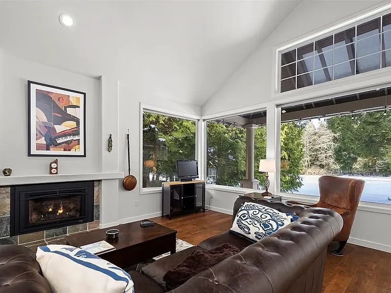 9032 Gleneagle Dr — Photo 3
