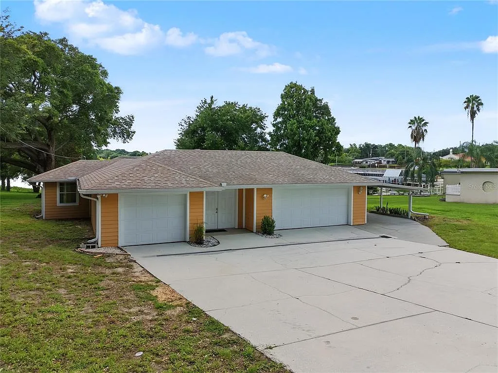 3 bed, 3.0 bath, 1900 sqft, $3,600 — Photo 1