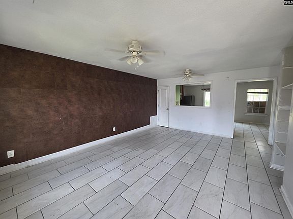 2nd image of 107 Sandy Path Ln