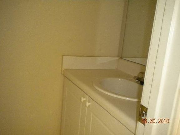4th image of 225 Coral Cir