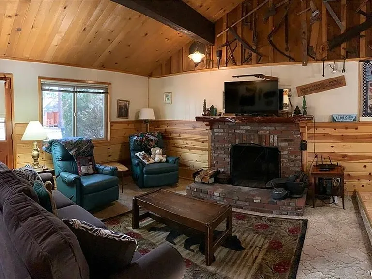 925 Anita Ave — Photo 6