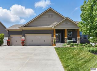 11918 S 212th St, Gretna, NE 68028