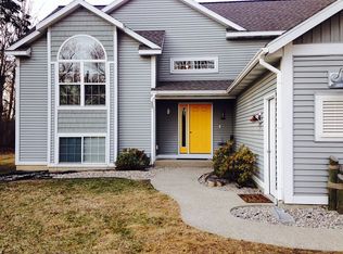 396 Wiley Rd, Fennville, MI 49408