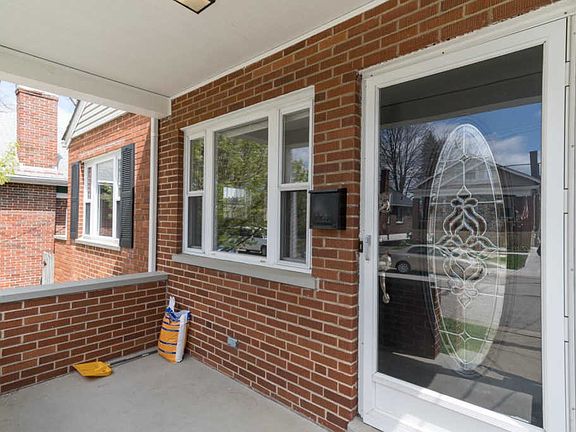 4th image of 5730 Warren Ave
