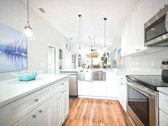 5th image of 5484 1st St
