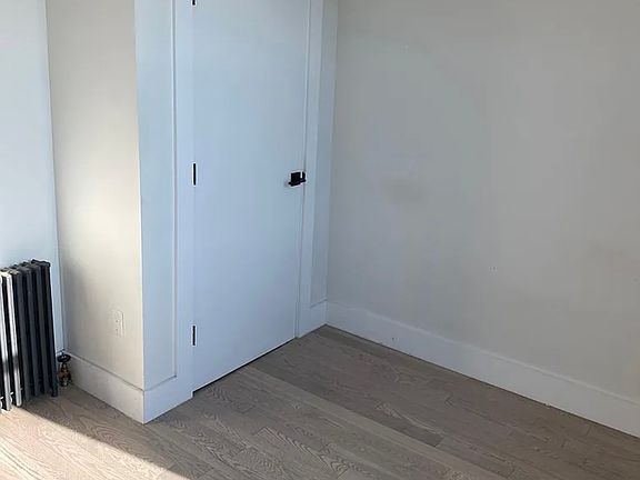 3rd image of 210 60th St #10