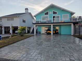 17706 1st St E, Redington Shores, FL 33708