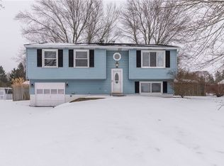 39 Overland Trl, West Henrietta, NY 14586