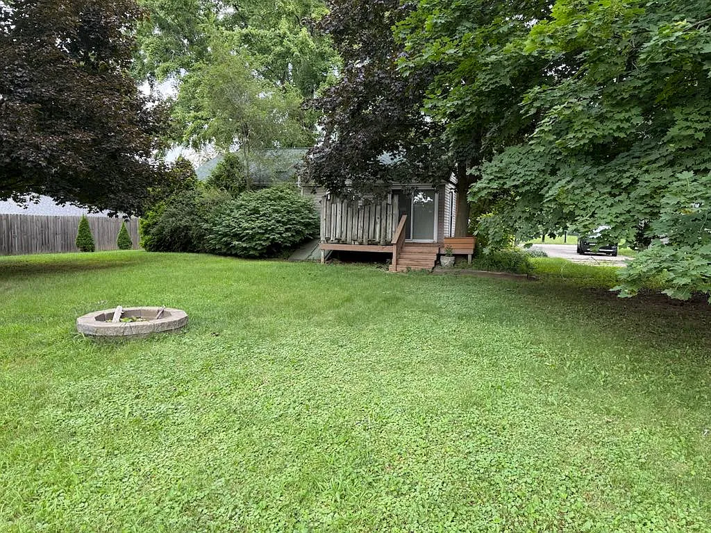 2 bed, 1100 sqft, $1,500 — Photo 3