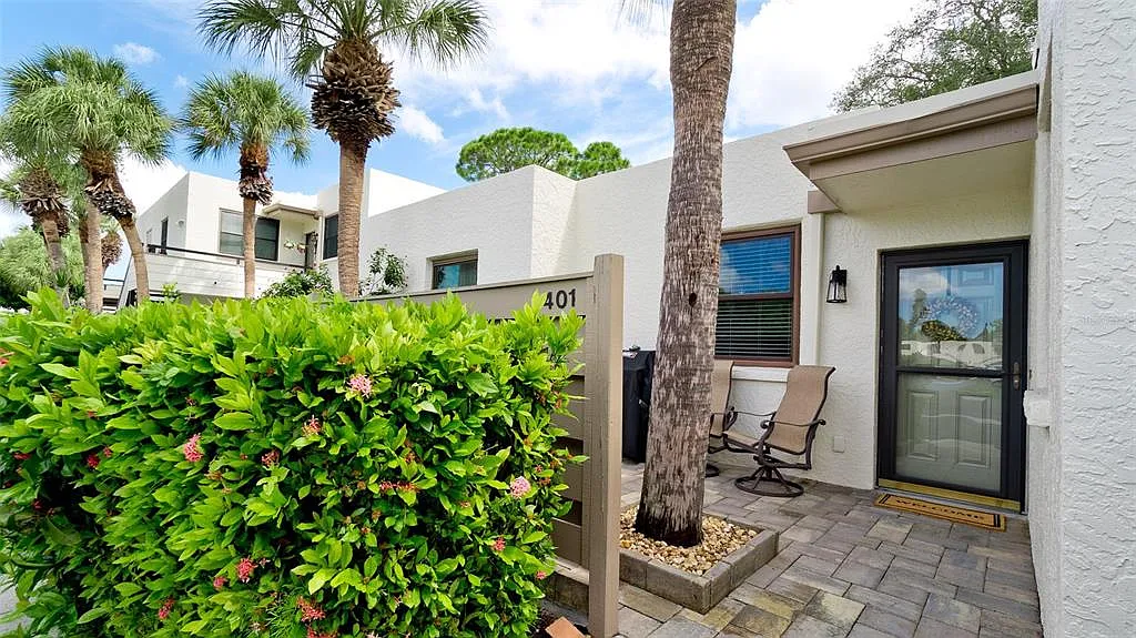 3 bed, 2.0 bath, 1801 sqft, $2,500 — Photo 4