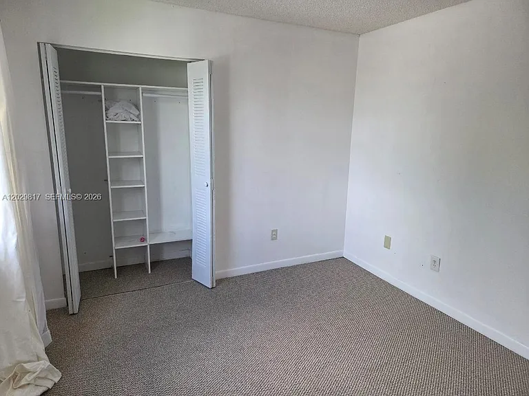 1017 Washington Cir #1017D — Photo 9