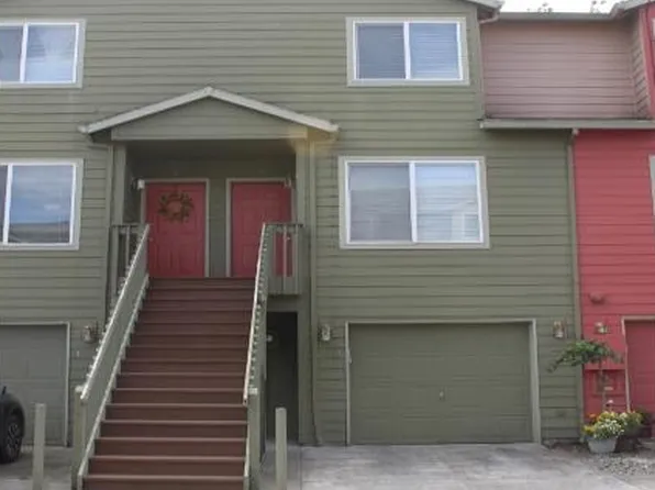 255 N 18th St APT 13, Saint Helens, OR 97051