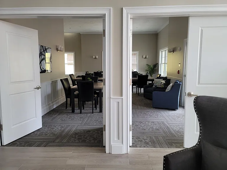 320 Middlesex Ave #B303 — Photo 33